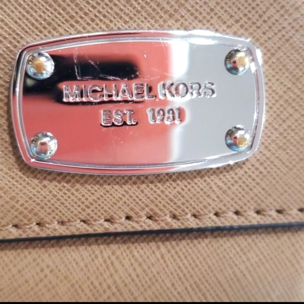 Michael Kors Wallet - Picture 2 of 6